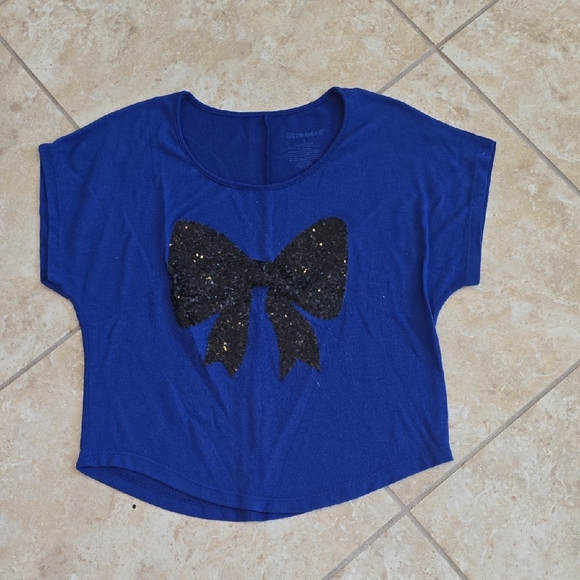 Stranded Blue and Black Short Sleeve Tee with Bow - Picture 1 of 3